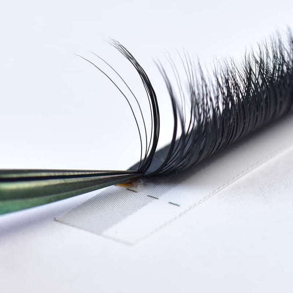 Yelix 0.05/0.07mm VV Lash B/C/CC/D Volume Lash Premade Eyelash Extension